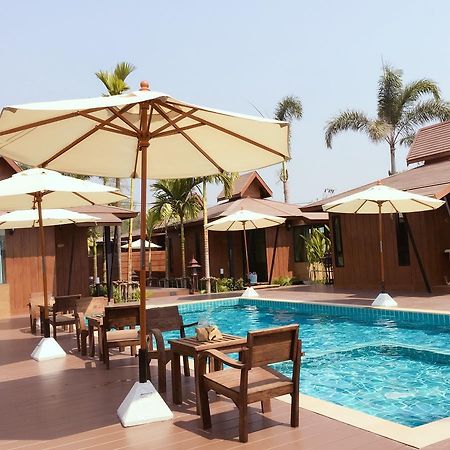 Lana Hotel Чиангмай Екстериор снимка