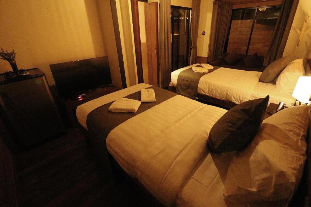 Lana Hotel Чиангмай Екстериор снимка