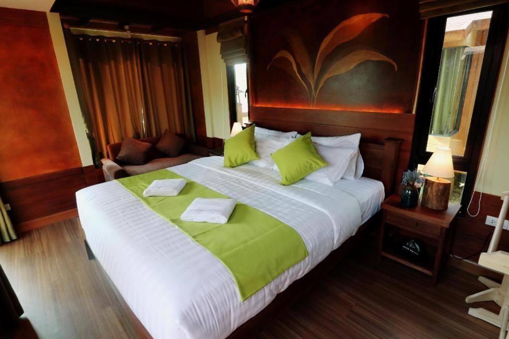Lana Hotel Чиангмай Екстериор снимка