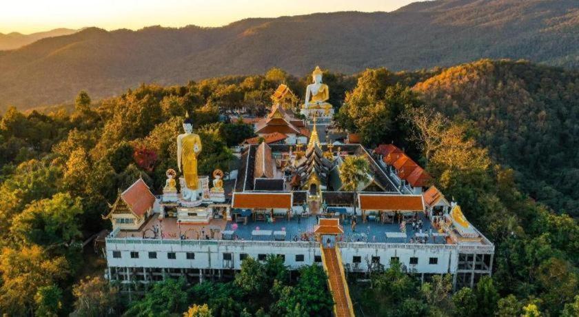 Lana Hotel Чиангмай Екстериор снимка