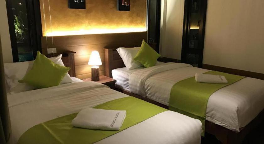 Lana Hotel Чиангмай Екстериор снимка