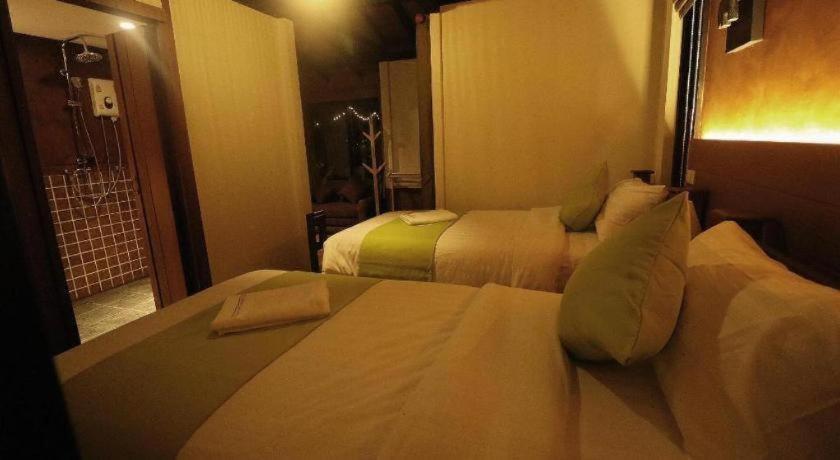 Lana Hotel Чиангмай Екстериор снимка