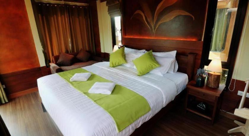 Lana Hotel Чиангмай Екстериор снимка